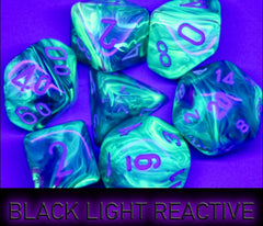 Chessex: Festive Mega-Hedral Waterlily/White 7-Die Set