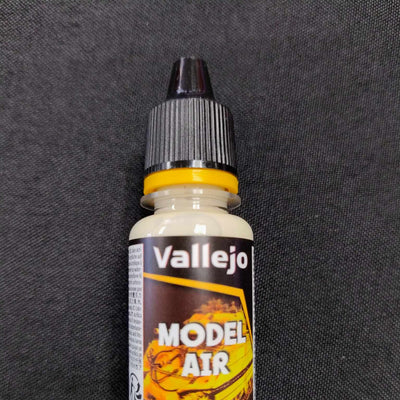 Hobby Paint, Model Air: Off-White 18ml